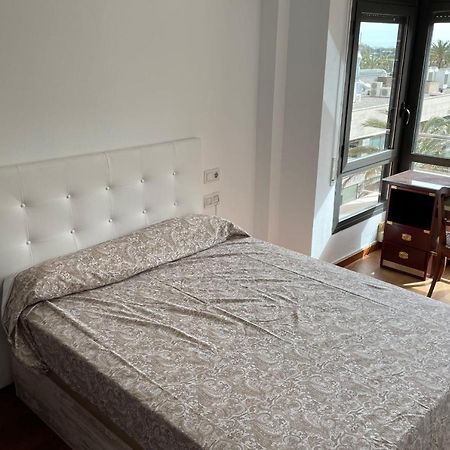 Apartment With Sea Views Next To The Beach Of Mar Bella Барселона Екстериор снимка