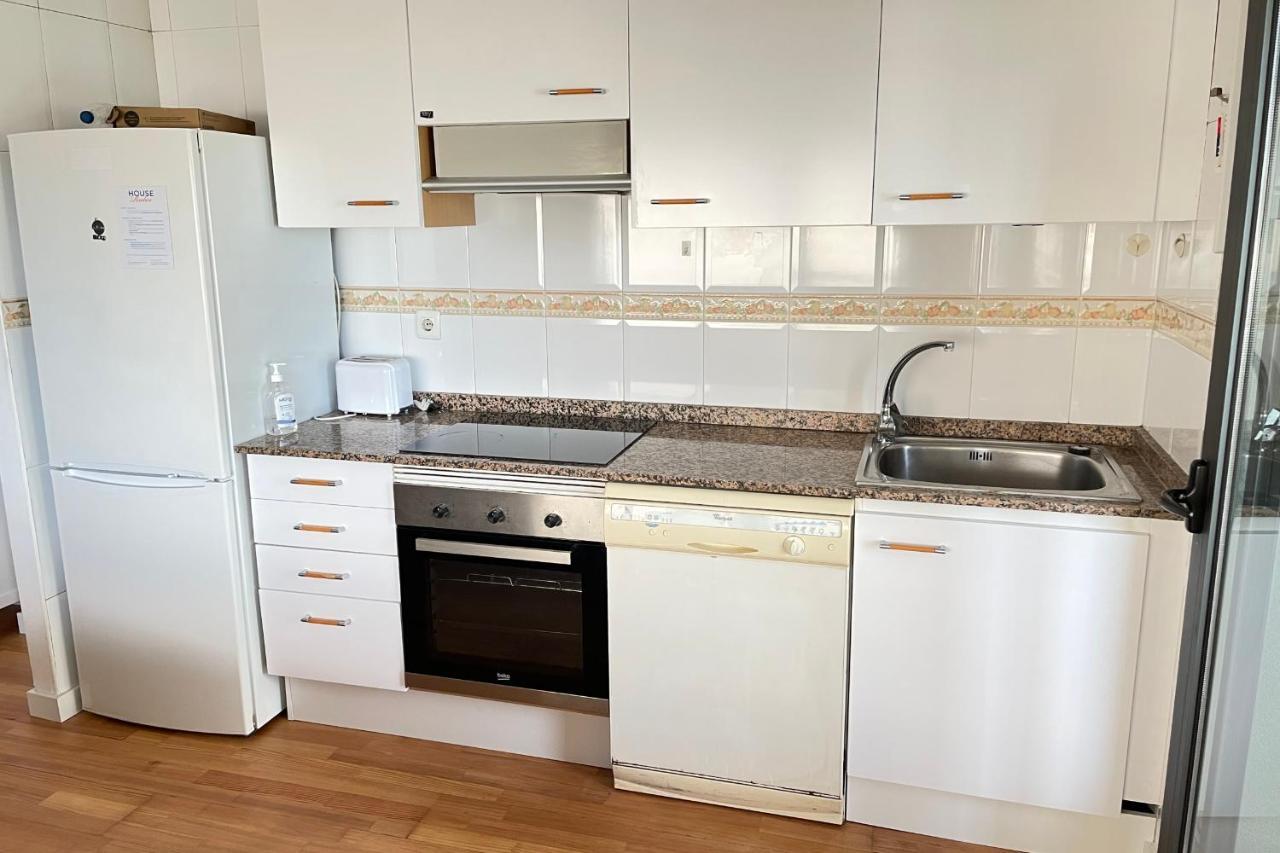 Apartment With Sea Views Next To The Beach Of Mar Bella Барселона Екстериор снимка