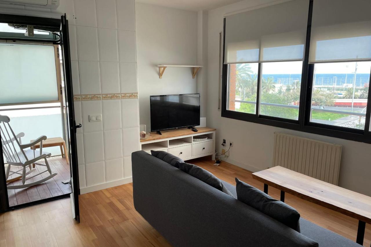 Apartment With Sea Views Next To The Beach Of Mar Bella Барселона Екстериор снимка
