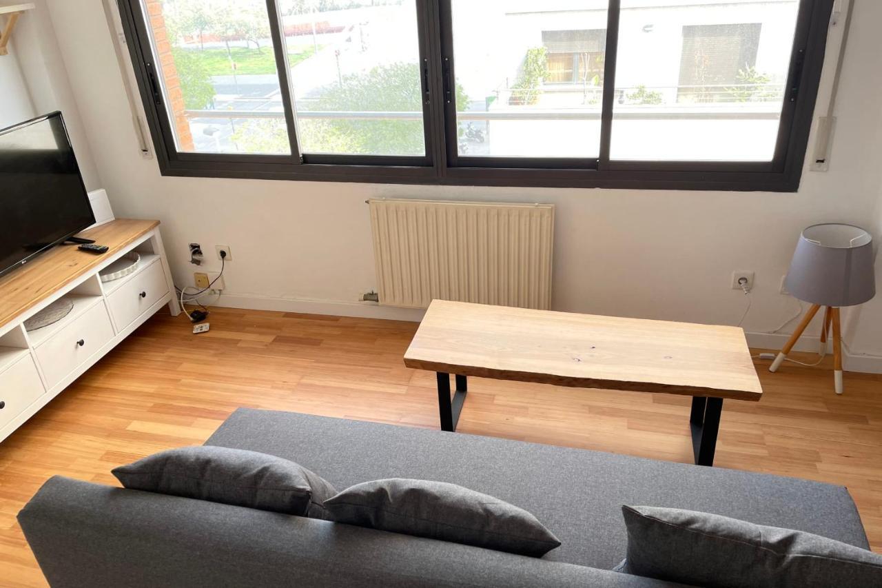 Apartment With Sea Views Next To The Beach Of Mar Bella Барселона Екстериор снимка
